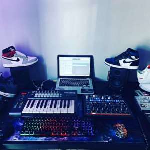 Sneakerheddj
